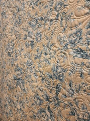 22041201 Back Detail