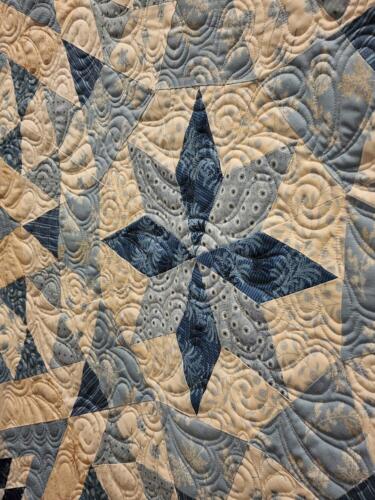 22041201 Front Detail1