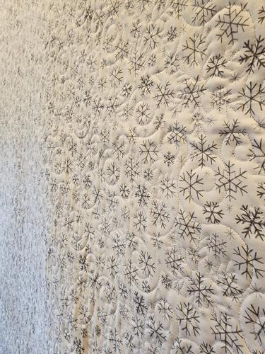 22102501 Back Detail