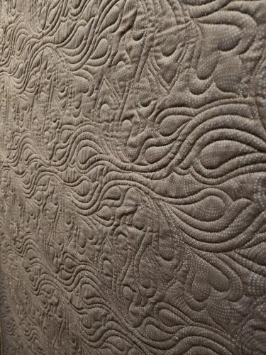 22102502 Back Detail